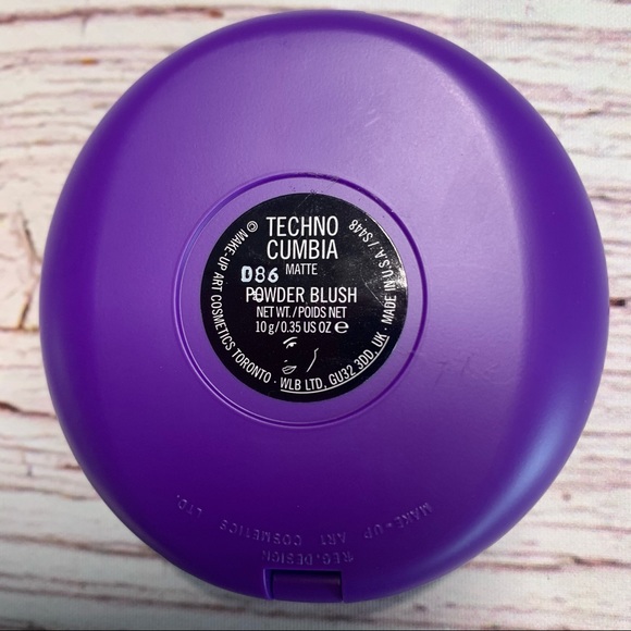 Bundle of Limited Edition MAC Selena Makeup - Picture 4 of 8